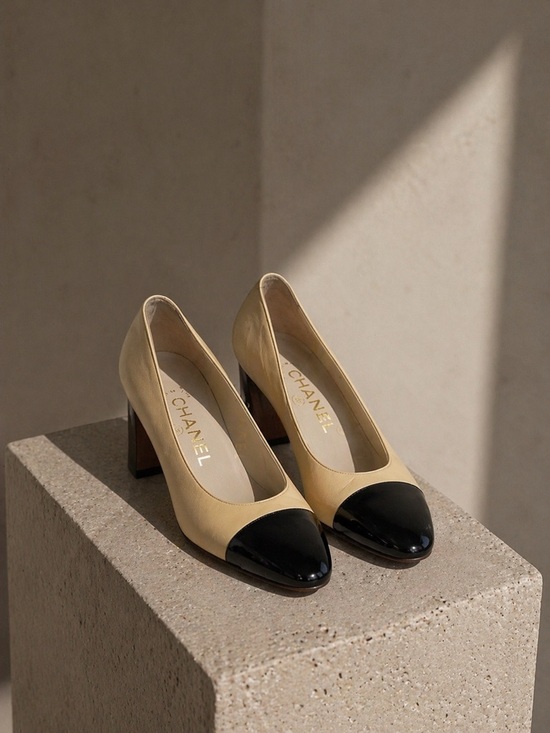 CHANEL Shoes - Vintage Chanel Colorblock Heels | Pointed Toe Quiet Luxury